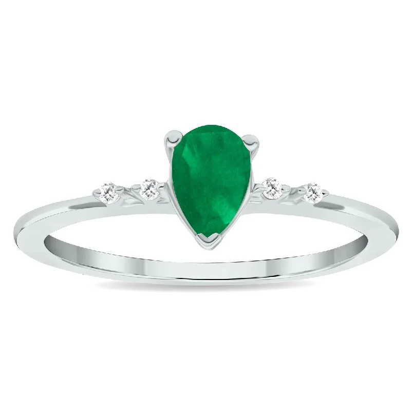 Women's Emerald and Diamond Sparkle Ring in 10K White Gold