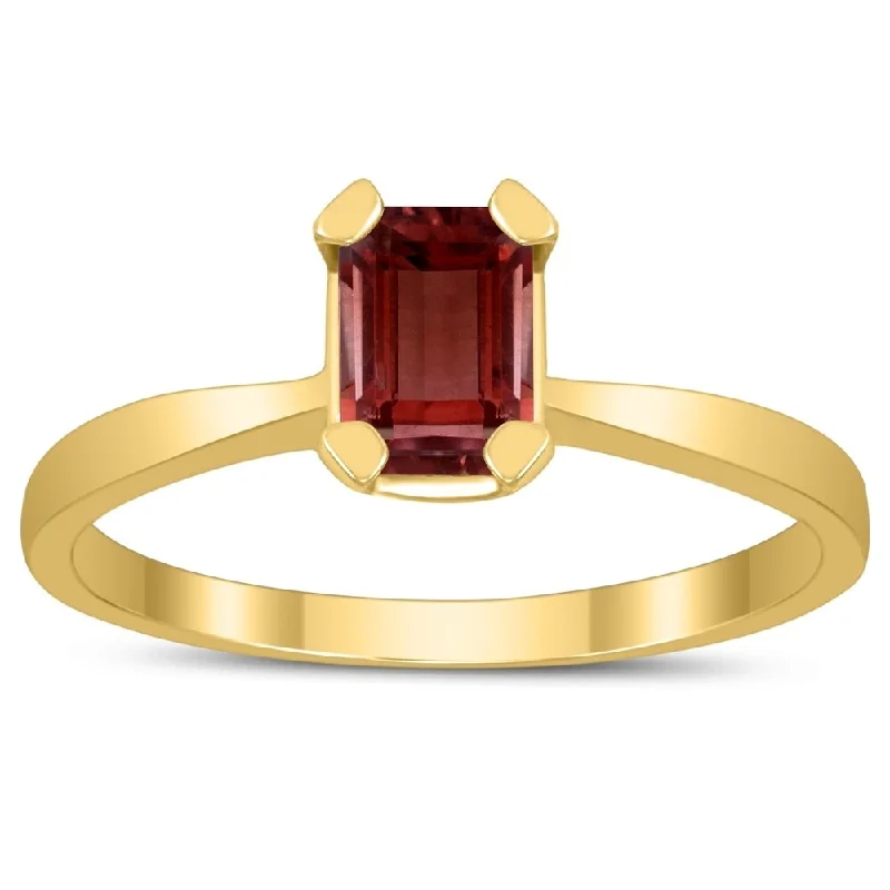 Emerald Shaped 6X4MM Garnet Solitaire Ring in 10K Yellow Gold