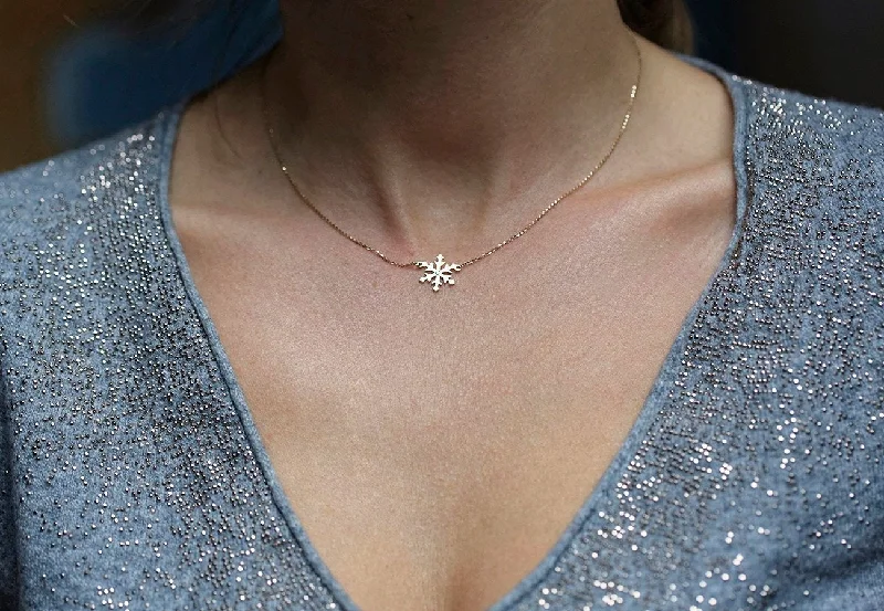 charm necklaces for women -Snowflake Charm Necklace With Dainty Diamond