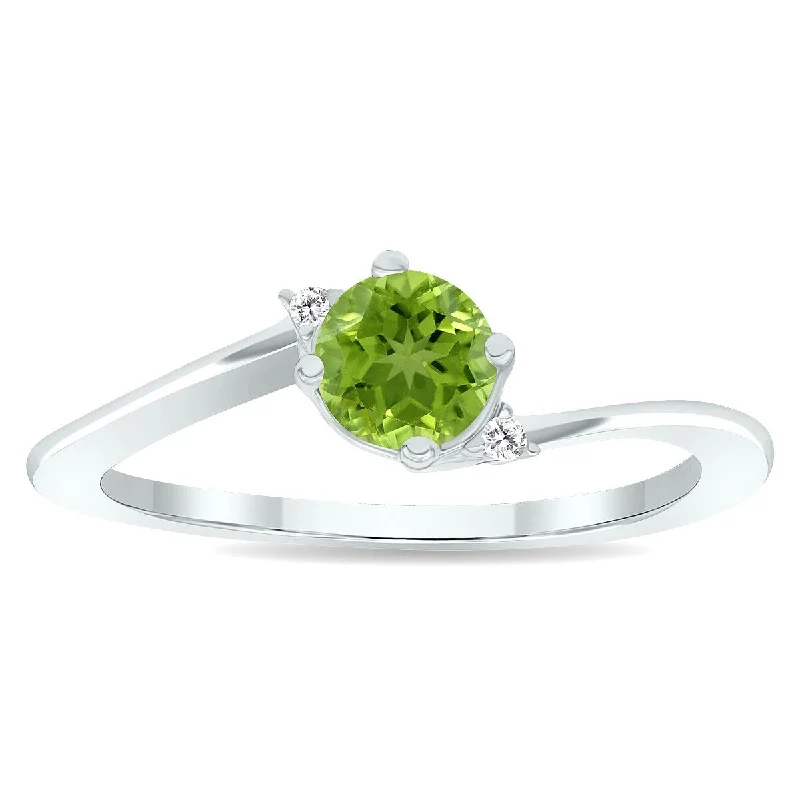 Women's Peridot and Diamond Wave Ring in 10K White Gold