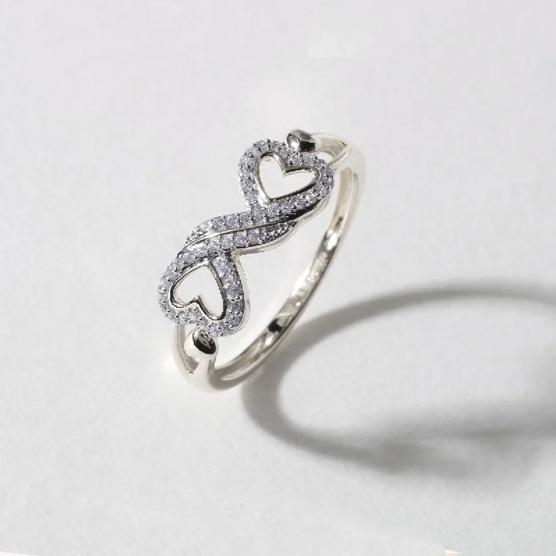 1/8ct TDW Diamond Heart Ring in 10k Gold