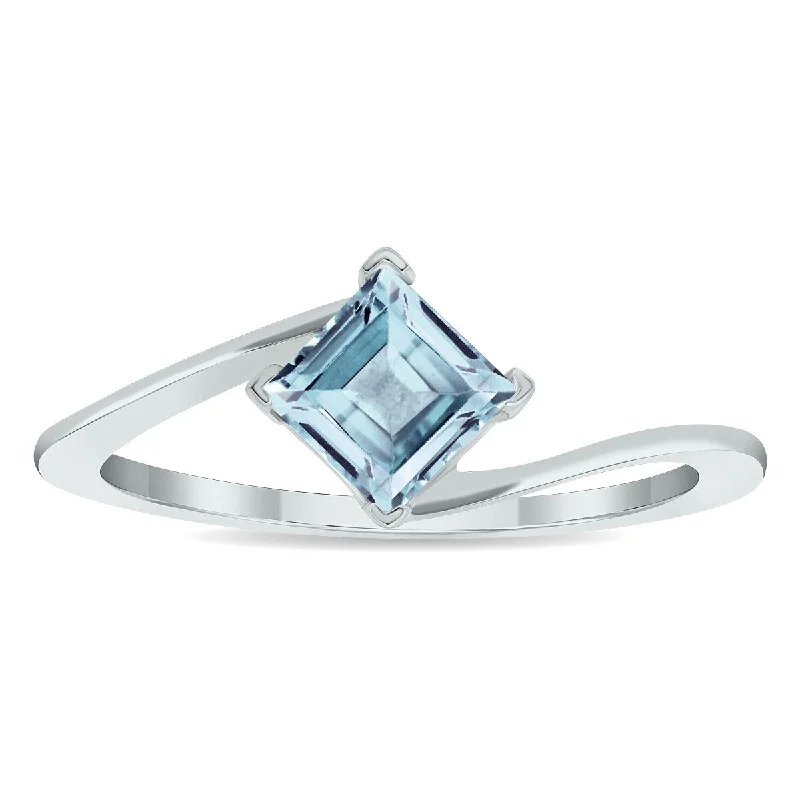 Women's Solitaire Aquamarine Wave Ring in 10K White Gold