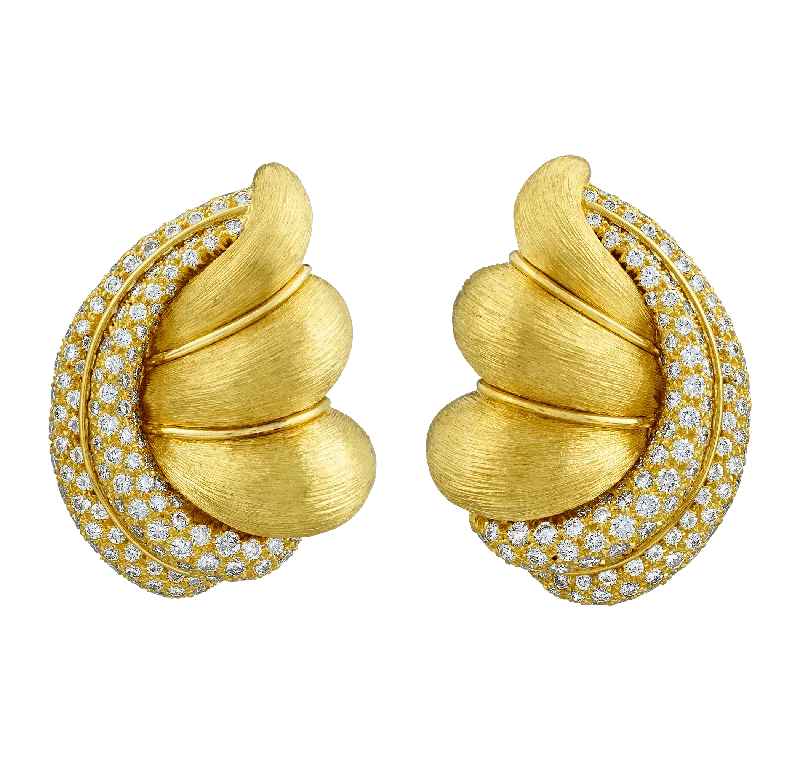 luxury rings for women -trendy earrings for women -Henry Dunay Gold and Diamond Earrings