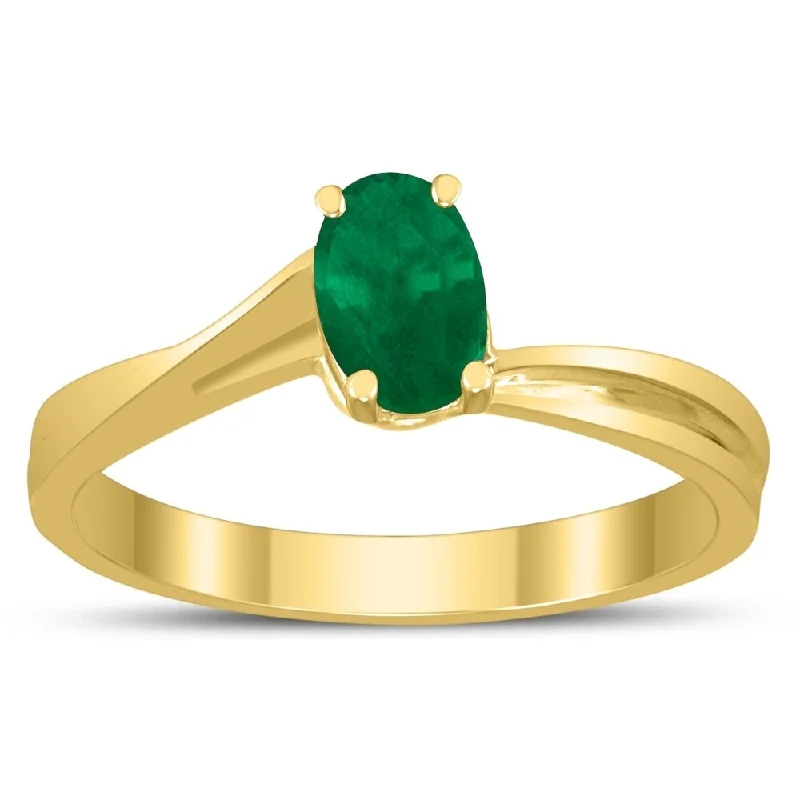 Solitaire Oval 6X4MM Emerald Gemstone Twist Ring in 10K Yellow Gold